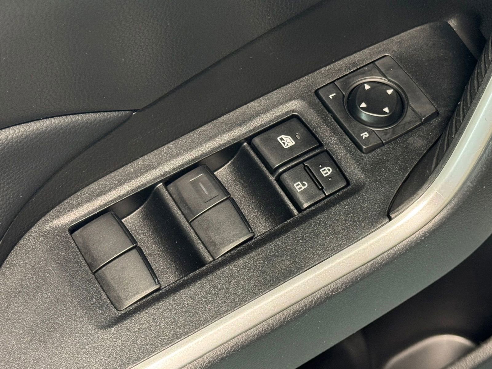 Used 2023 Toyota RAV4 LE image 32