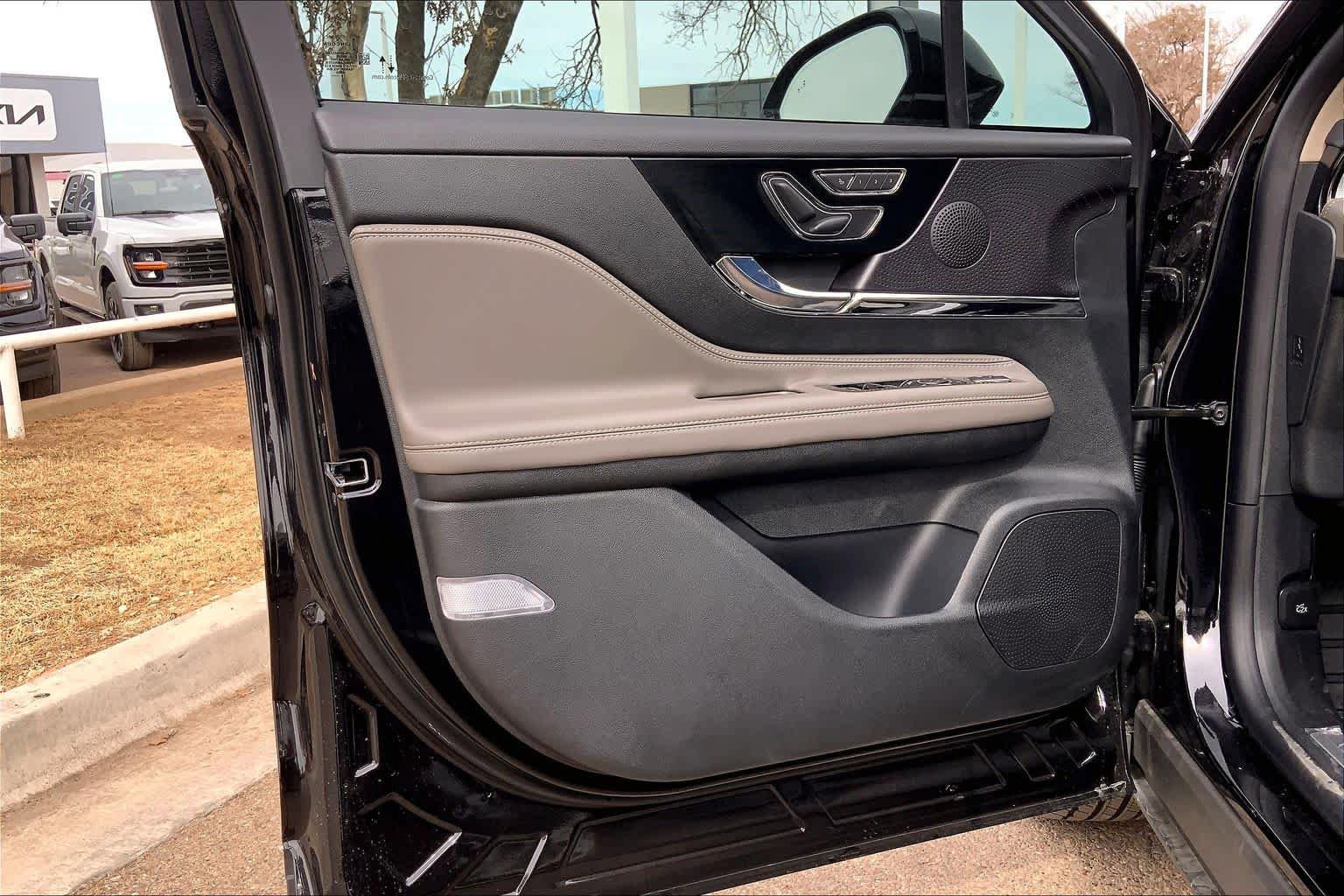 New 2026 Lincoln Corsair Premiere FWD image 10
