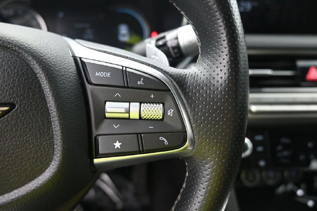 Used 2025 Genesis G70 2.5T AWD/4WD image 16