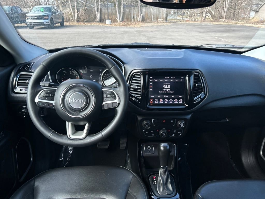 Used 2018 Jeep Compass Latitude w/ Popular Equipment Group FWD image 16