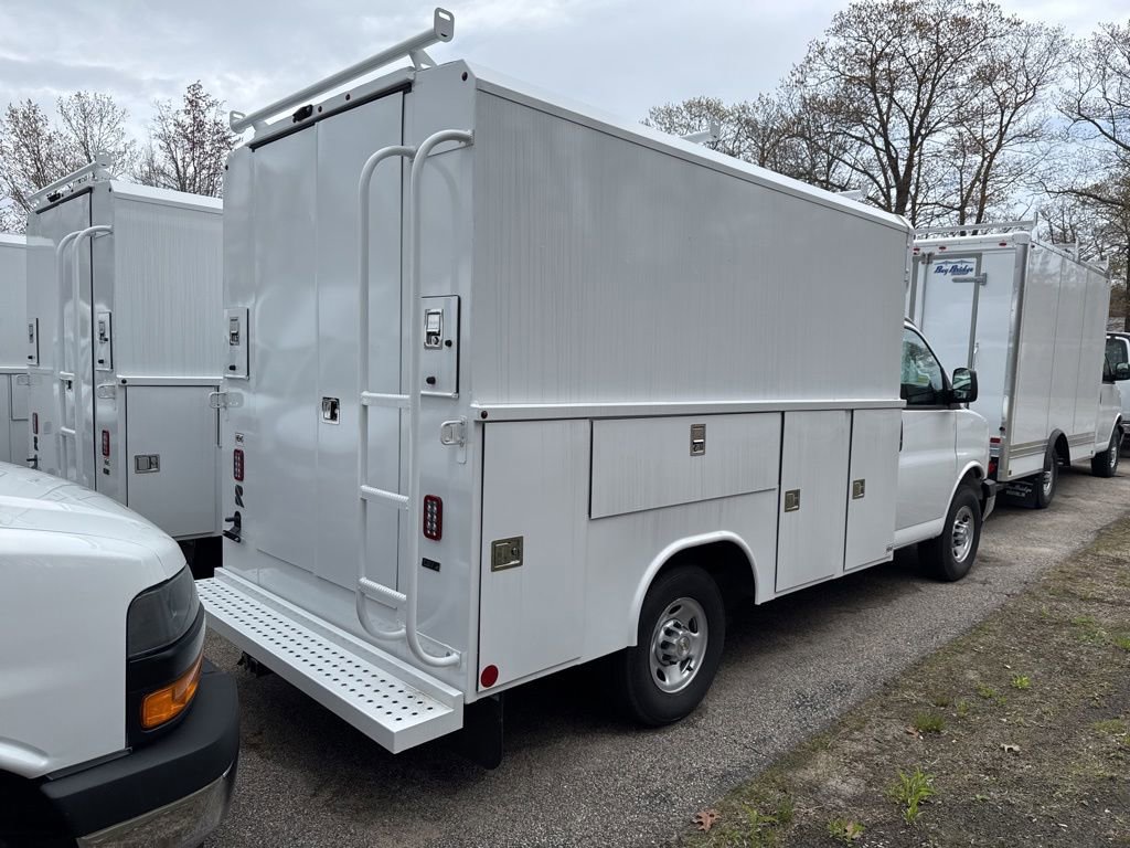 New 2025 Chevrolet Express 3500 w/ Power Convenience Package RWD image 6