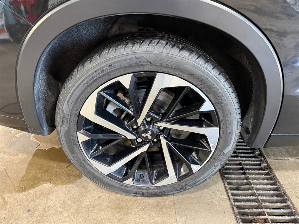 Used 2023 Mitsubishi Outlander SEL image 36