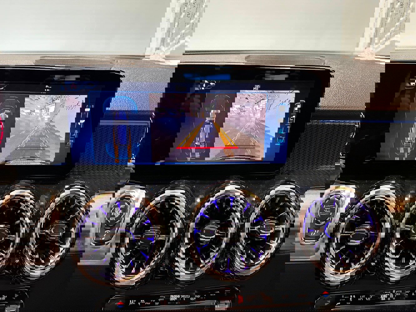 Used 2024 Mercedes-Benz GLB 250 4MATIC image 23