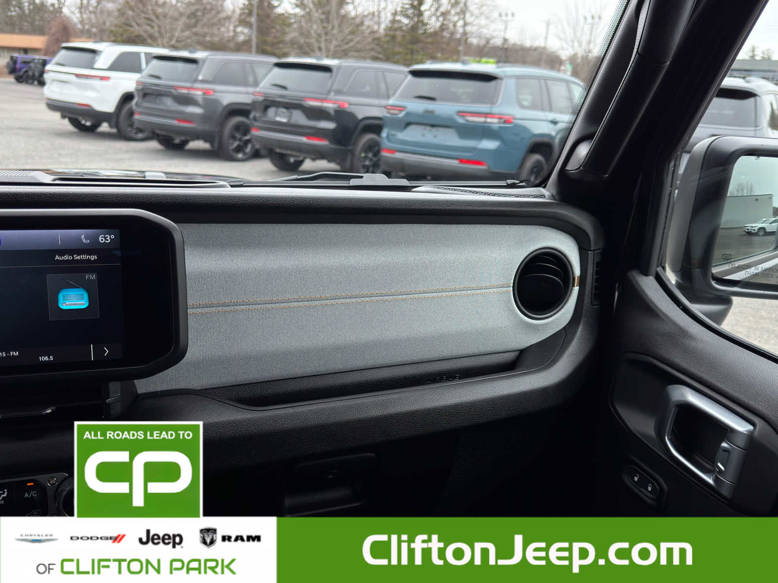 Used 2024 Jeep Wrangler Willys image 24