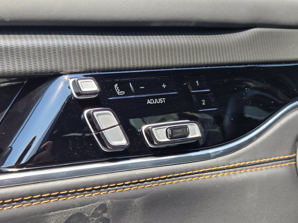 New 2026 Jeep Grand Wagoneer L Summit AWD/4WD image 16