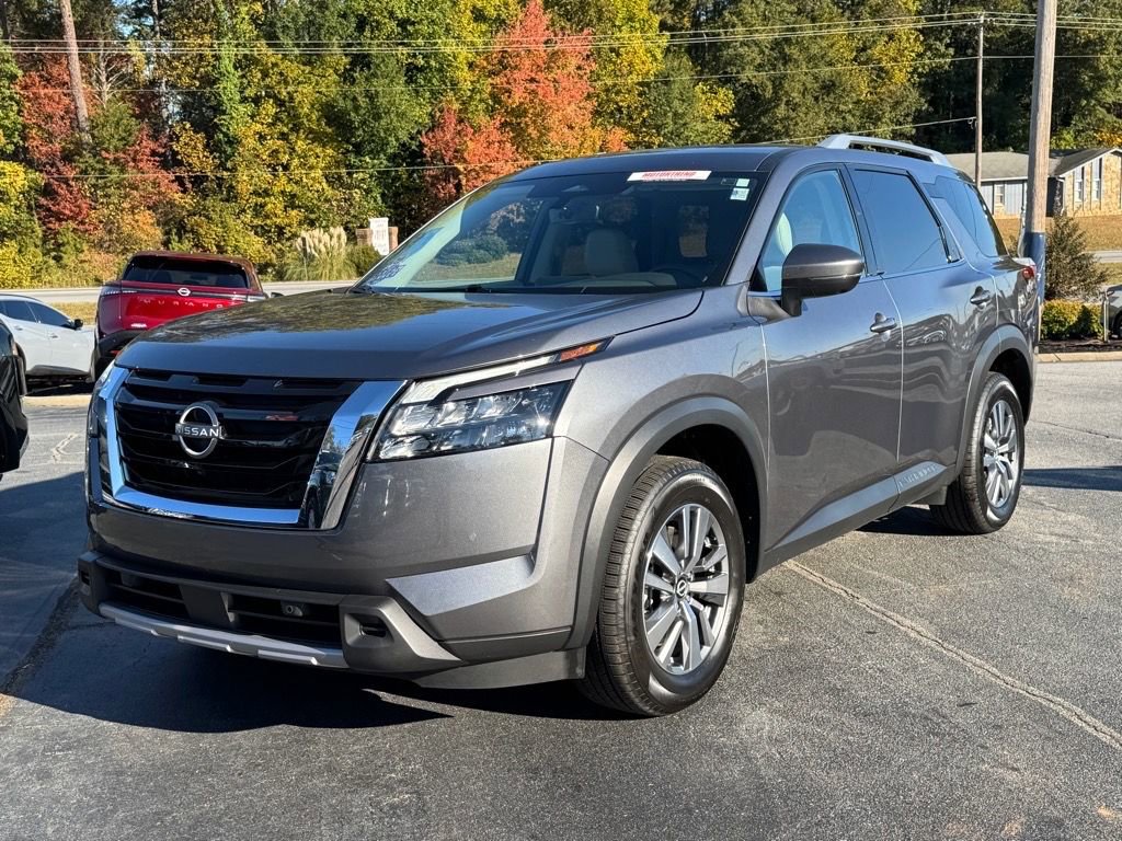 Certified 2025 Nissan Pathfinder SL image 7