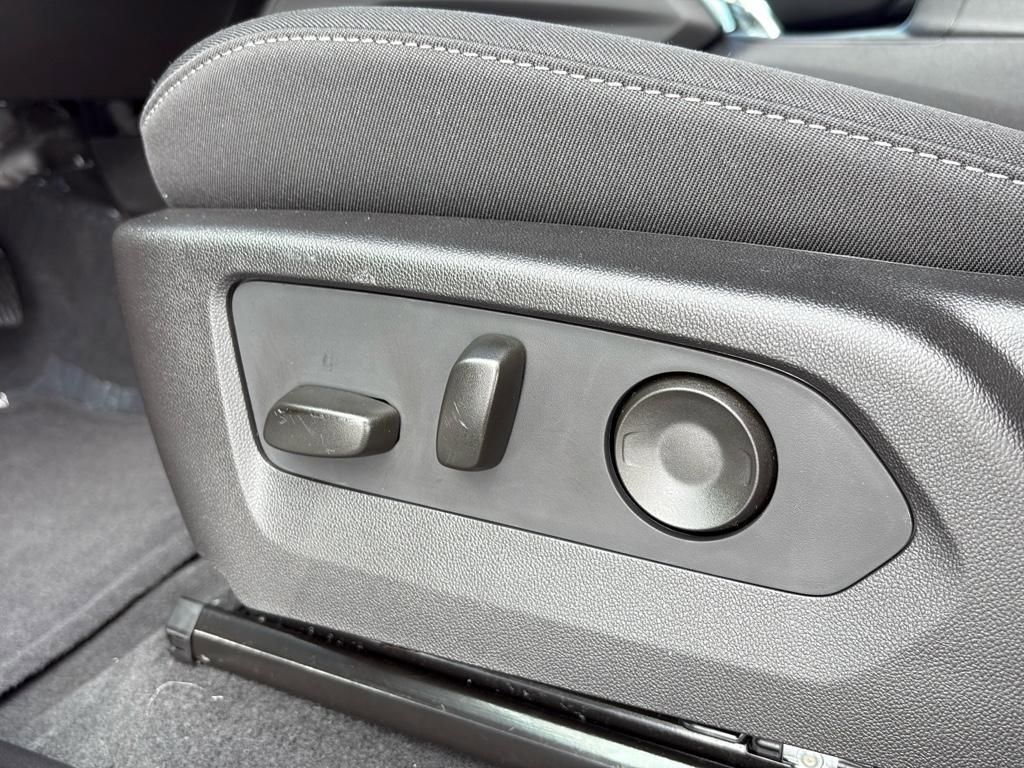 New 2025 GMC Canyon Elevation w/ Convenience Package image 27