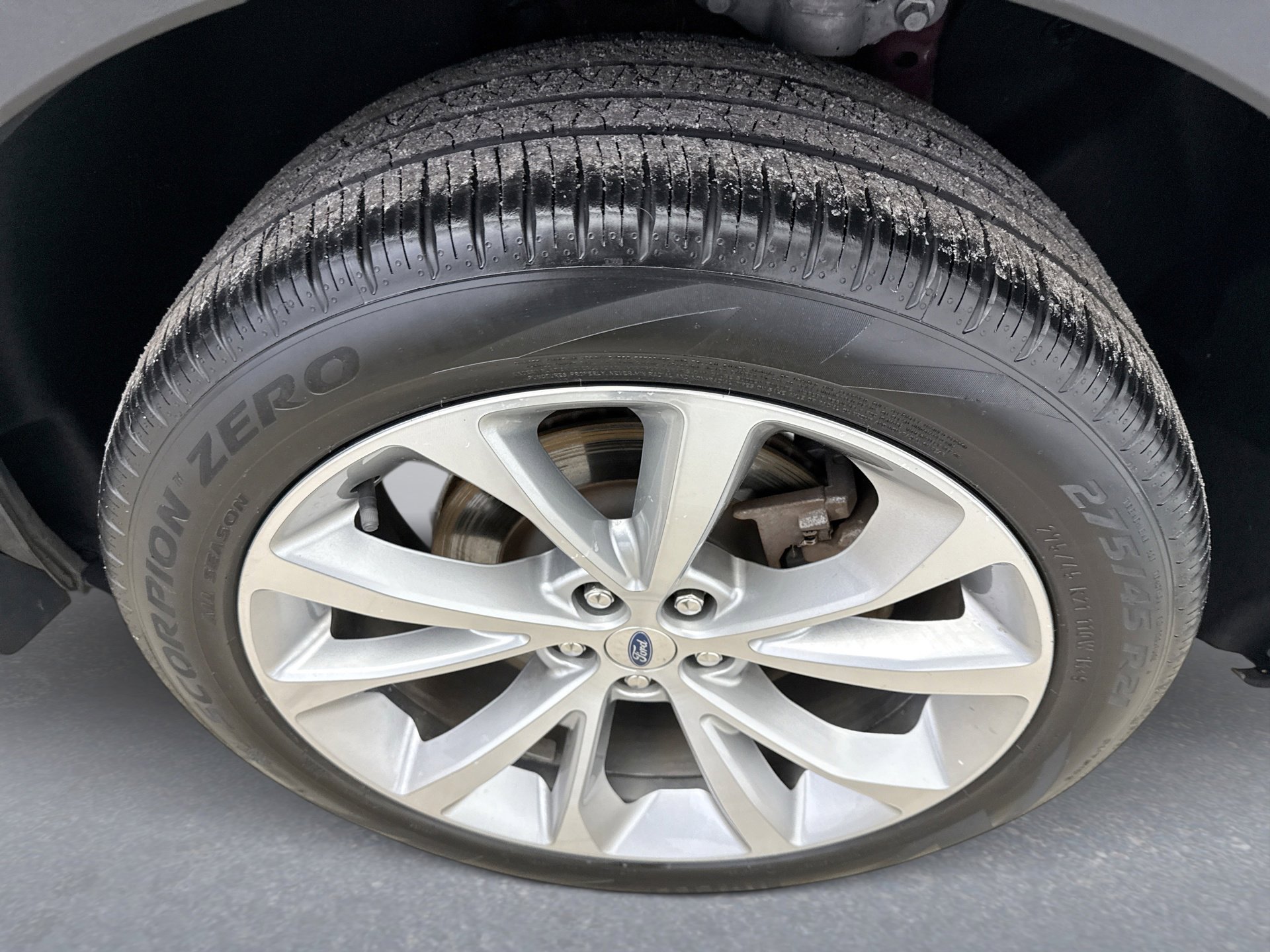 Used 2023 Ford Explorer Platinum w/ Premium Technology Package image 21