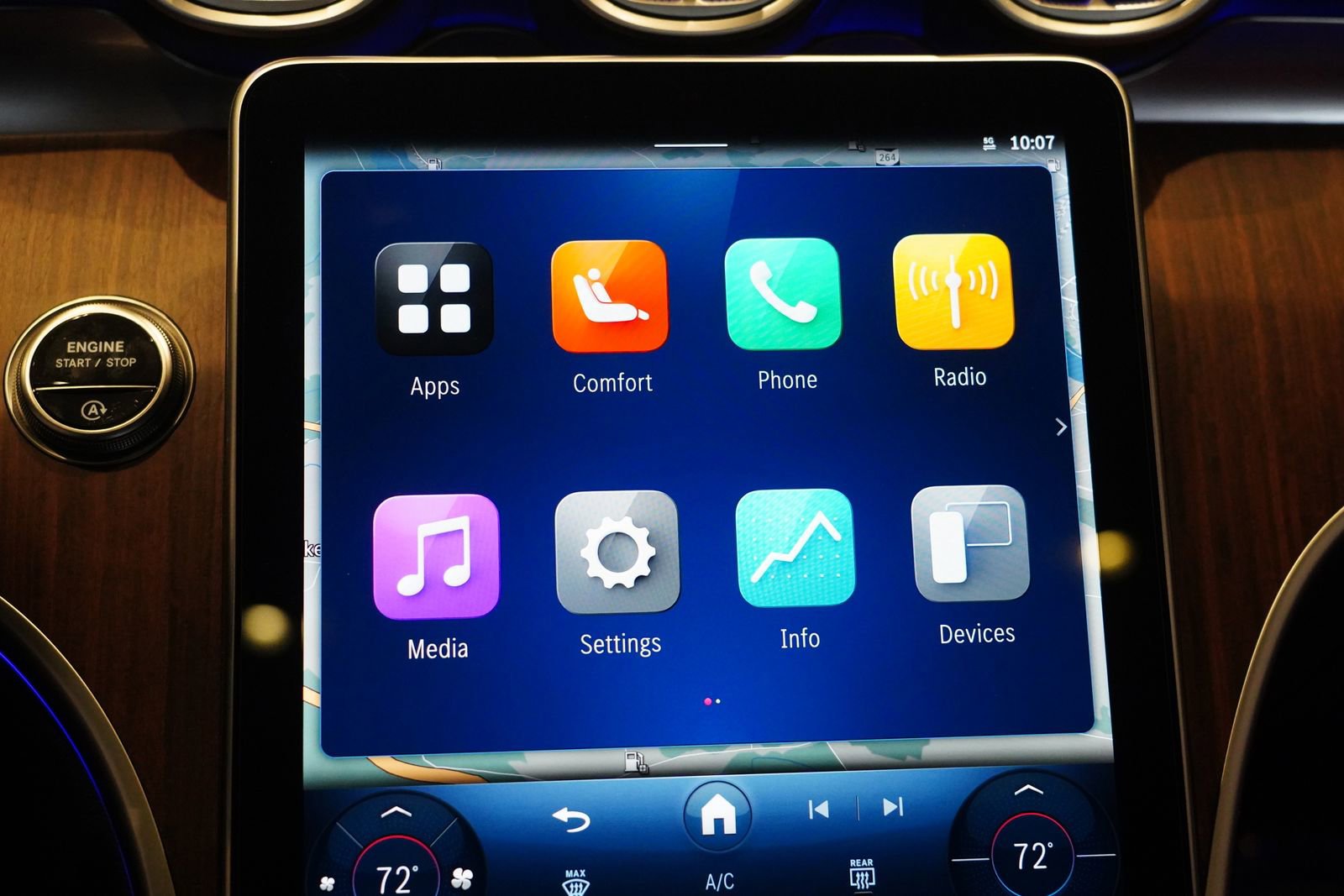 Used 2025 Mercedes-Benz C 300 4MATIC Sedan image 24