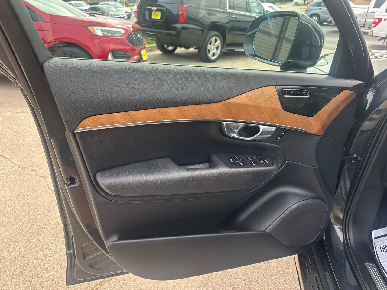 Used 2022 Volvo XC90 T6 Momentum w/ Advanced Package AWD/4WD image 9