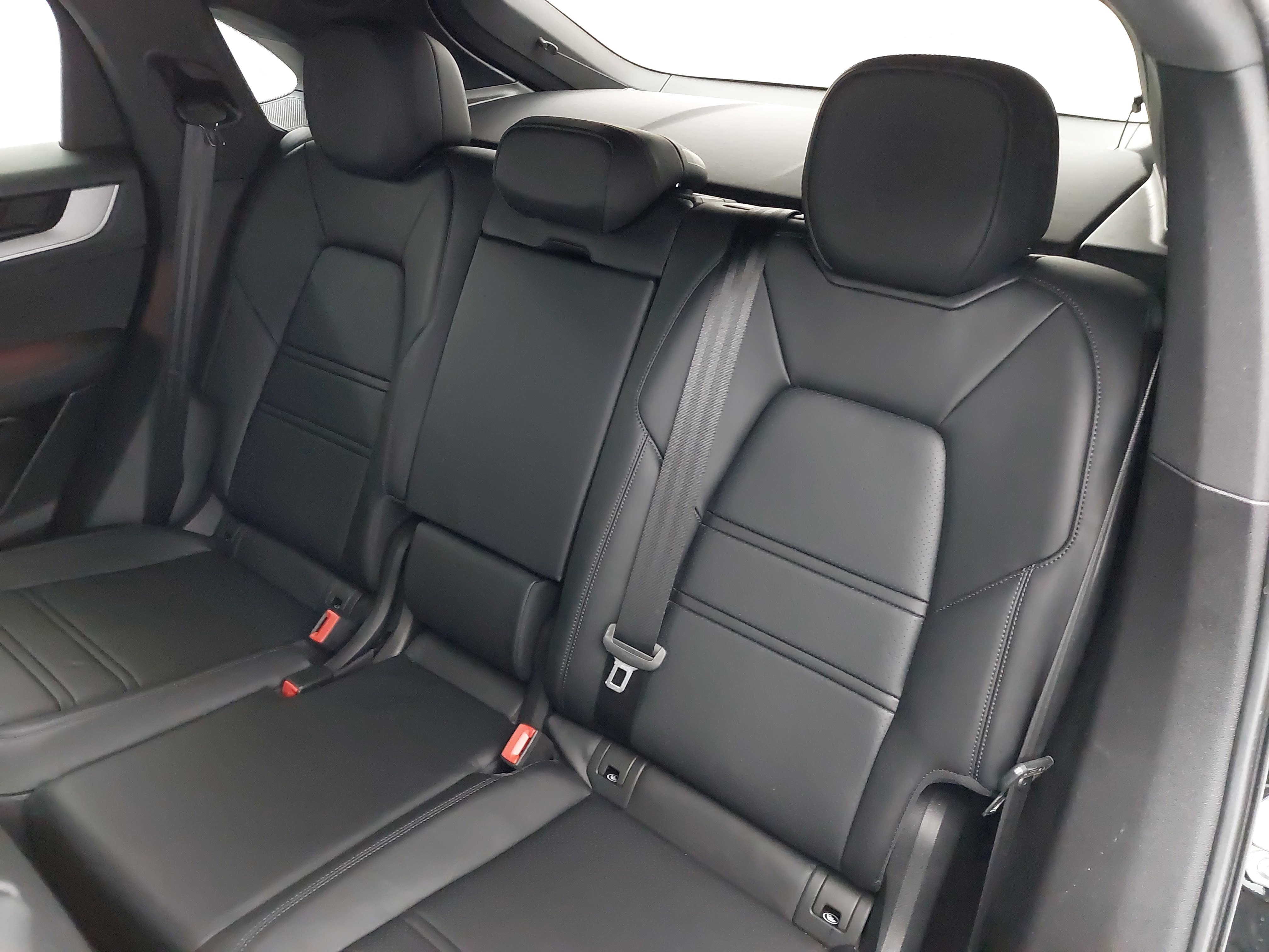 Certified 2024 Porsche Cayenne Coupe AWD/4WD image 16