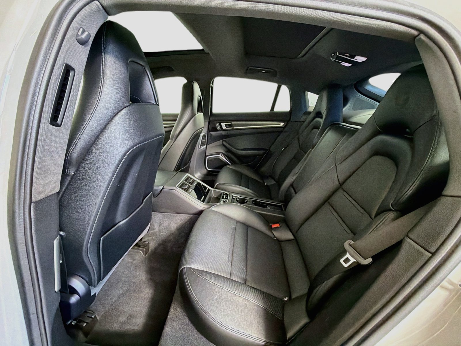 Used 2023 Porsche Panamera Platinum Edition RWD image 27