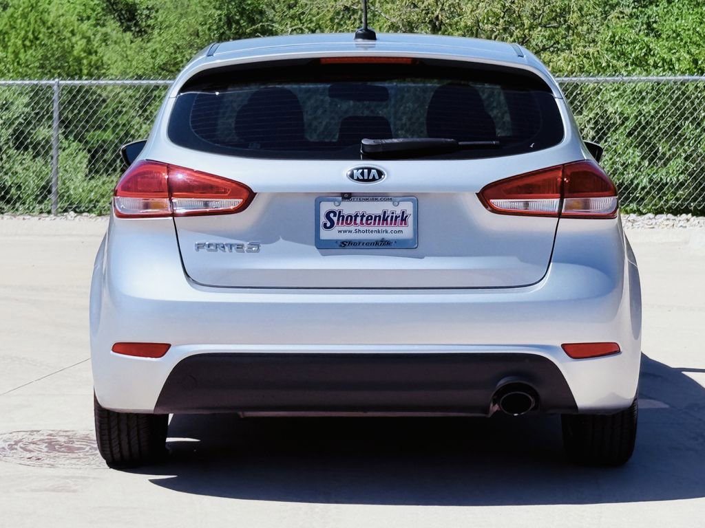 Used 2017 Kia Forte LX w/ LX Popular Plus Package image 5