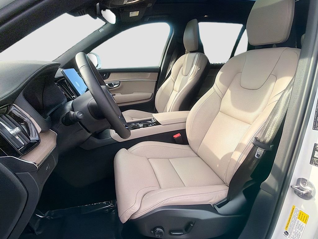 New 2026 Volvo XC90 B6 Ultra w/ Protection Package image 22