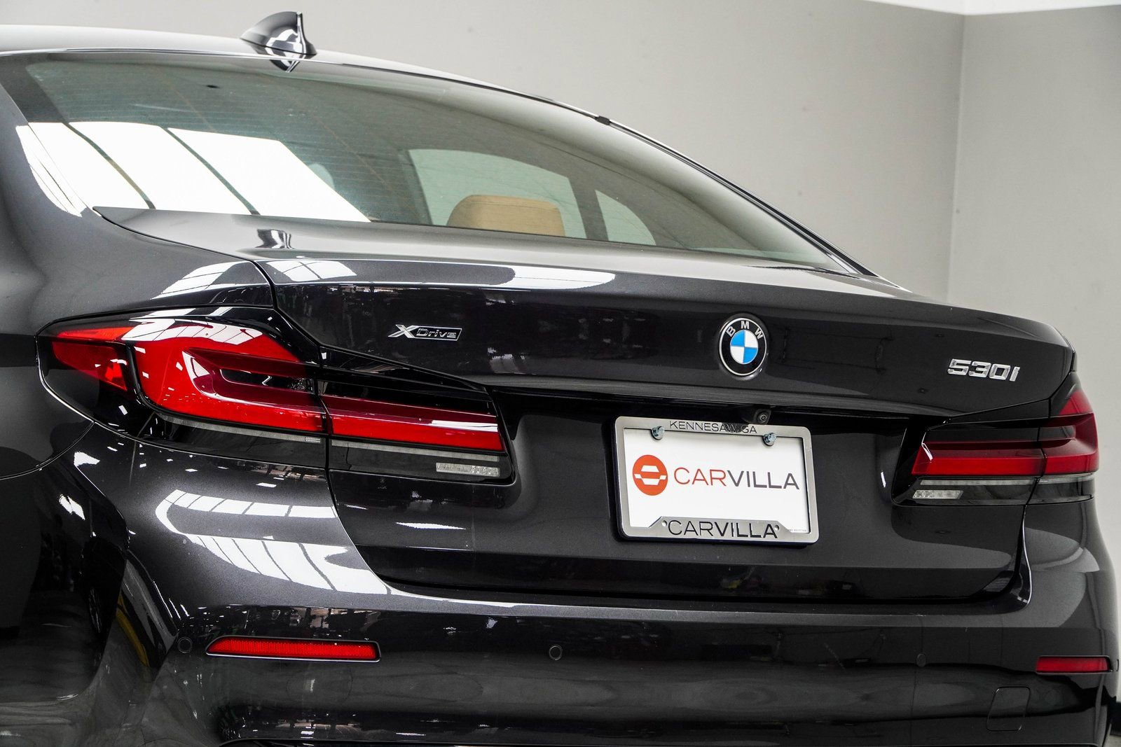 Used 2023 BMW 530i xDrive w/ Premium Package image 13