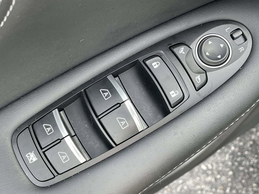 Used 2025 INFINITI QX55 Luxe w/ Cargo Package image 18