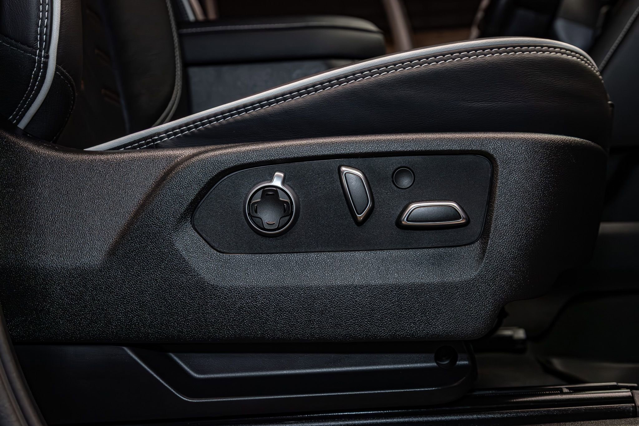 Used 2024 GMC Sierra 2500 AT4X image 27