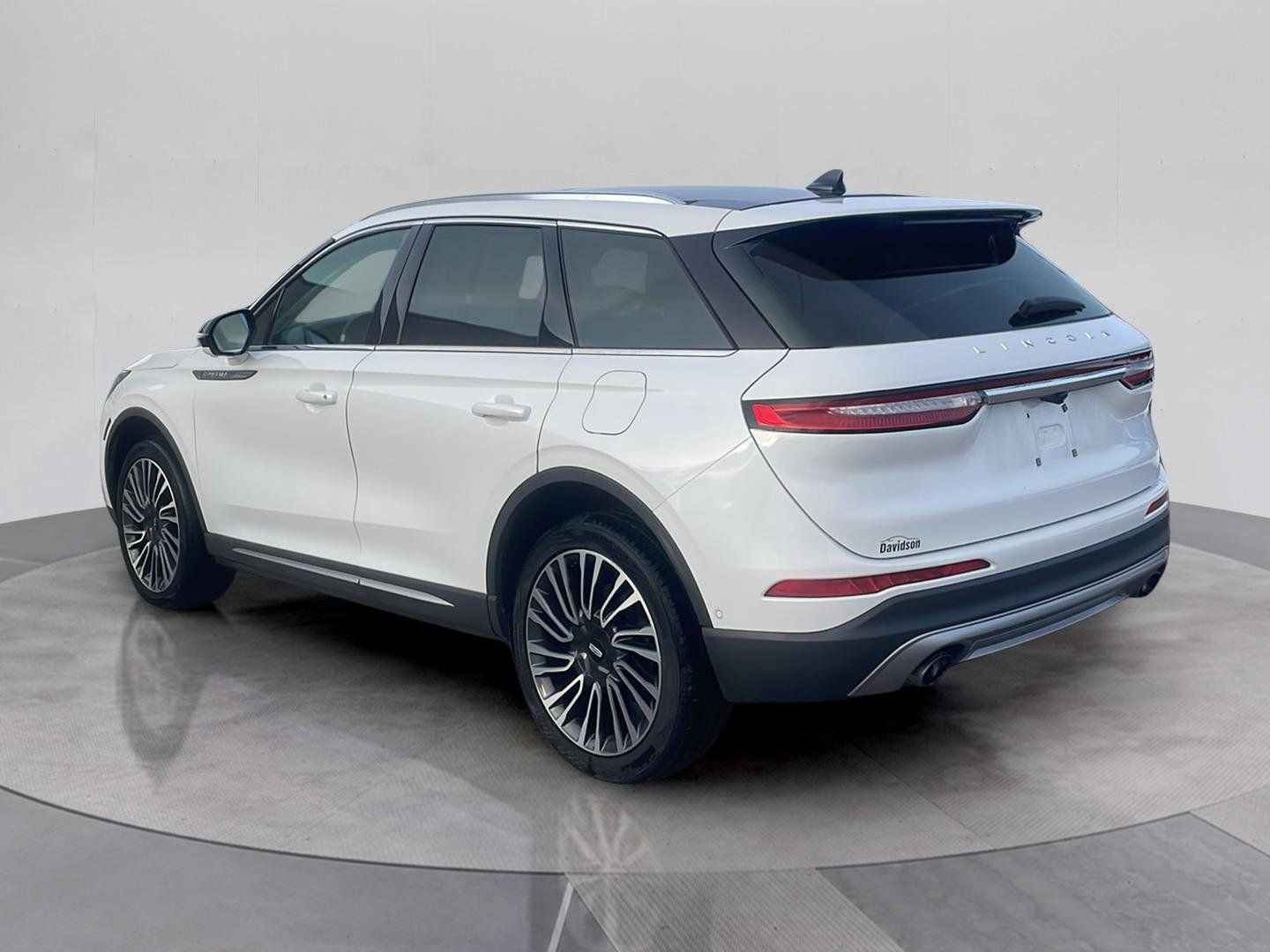 Used 2021 Lincoln Corsair Reserve w/ Equipment Group 201A image 3