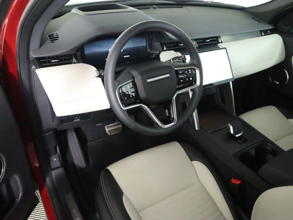Certified 2024 Land Rover Discovery Sport Dynamic SE image 9