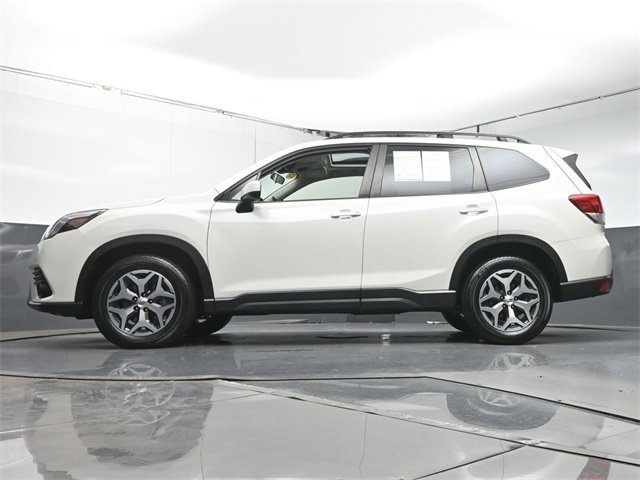 Used 2023 Subaru Forester Premium image 35