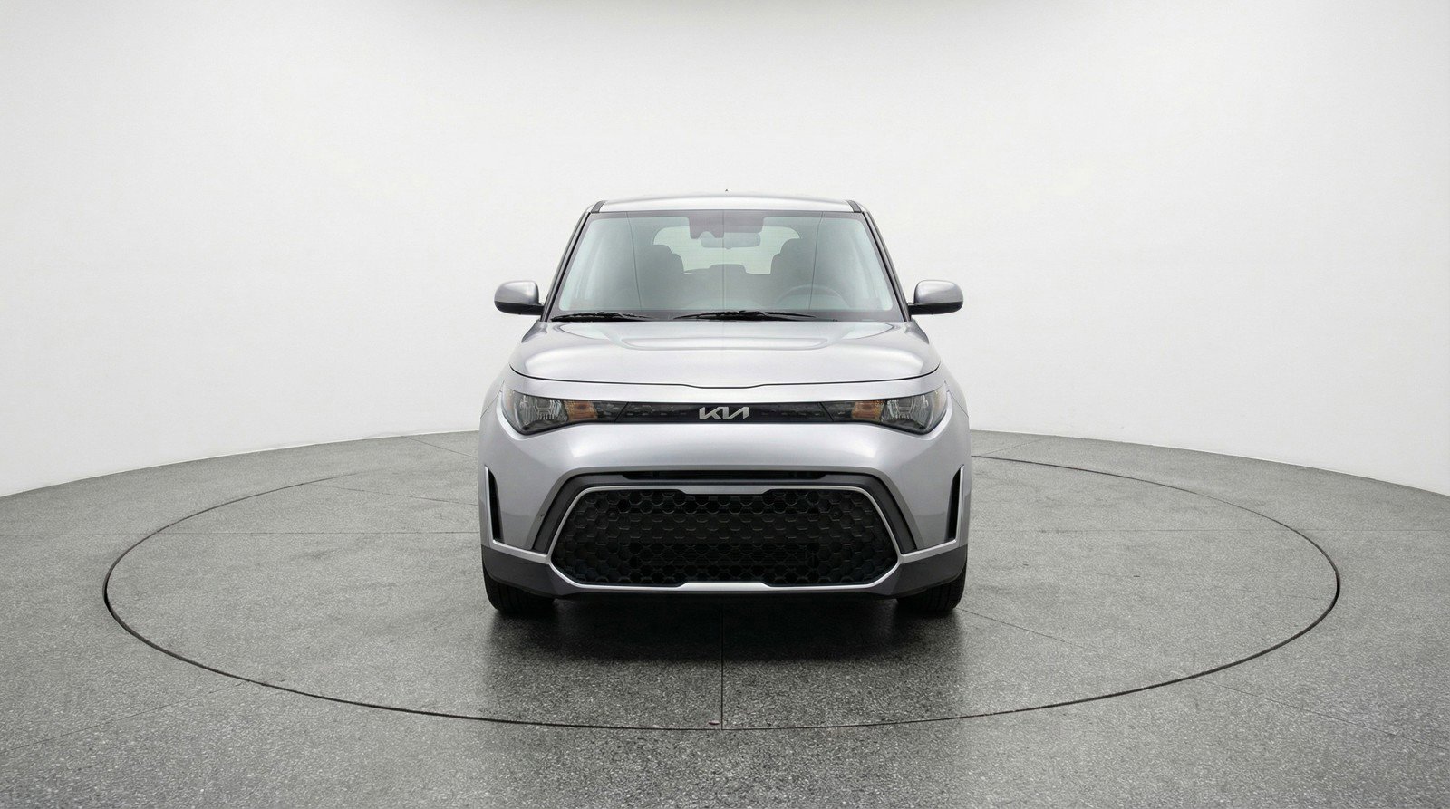 Used 2025 Kia Soul LX w/ LX Technology Package FWD image 2