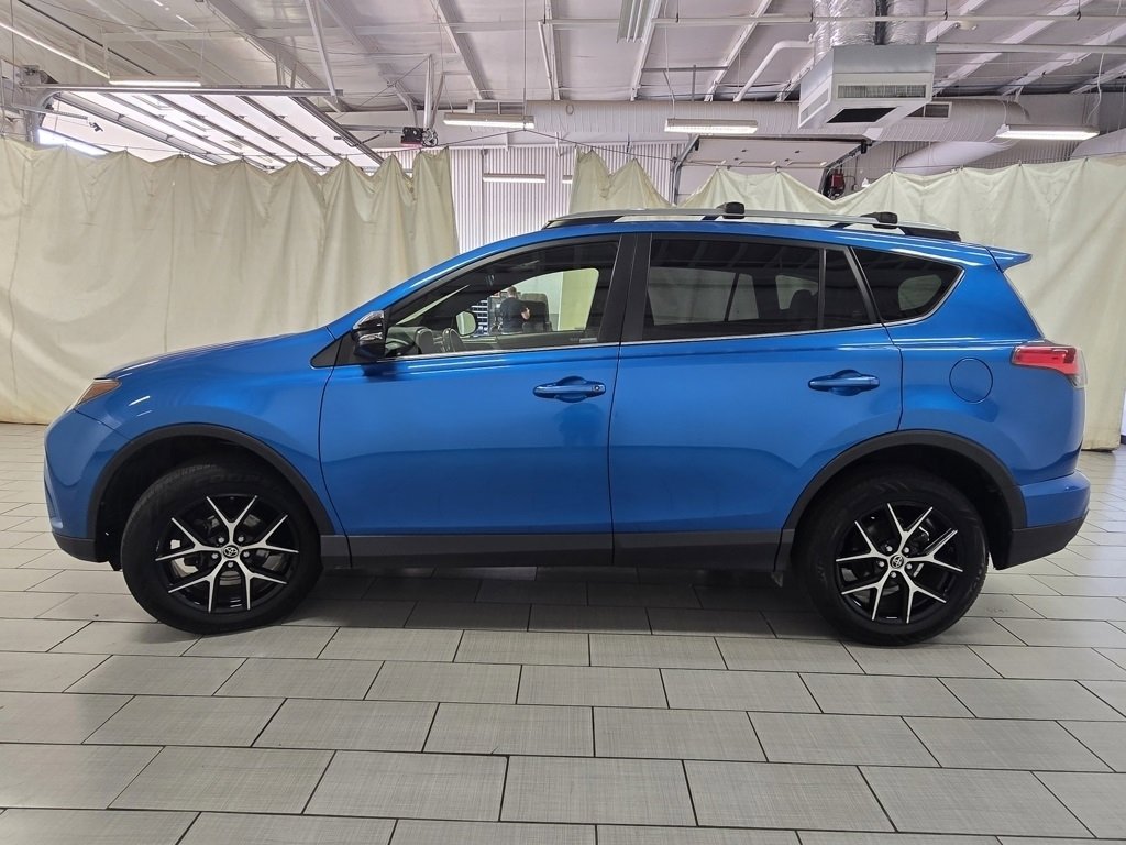 Used 2018 Toyota RAV4 SE w/ Power Extra Value Package image 11
