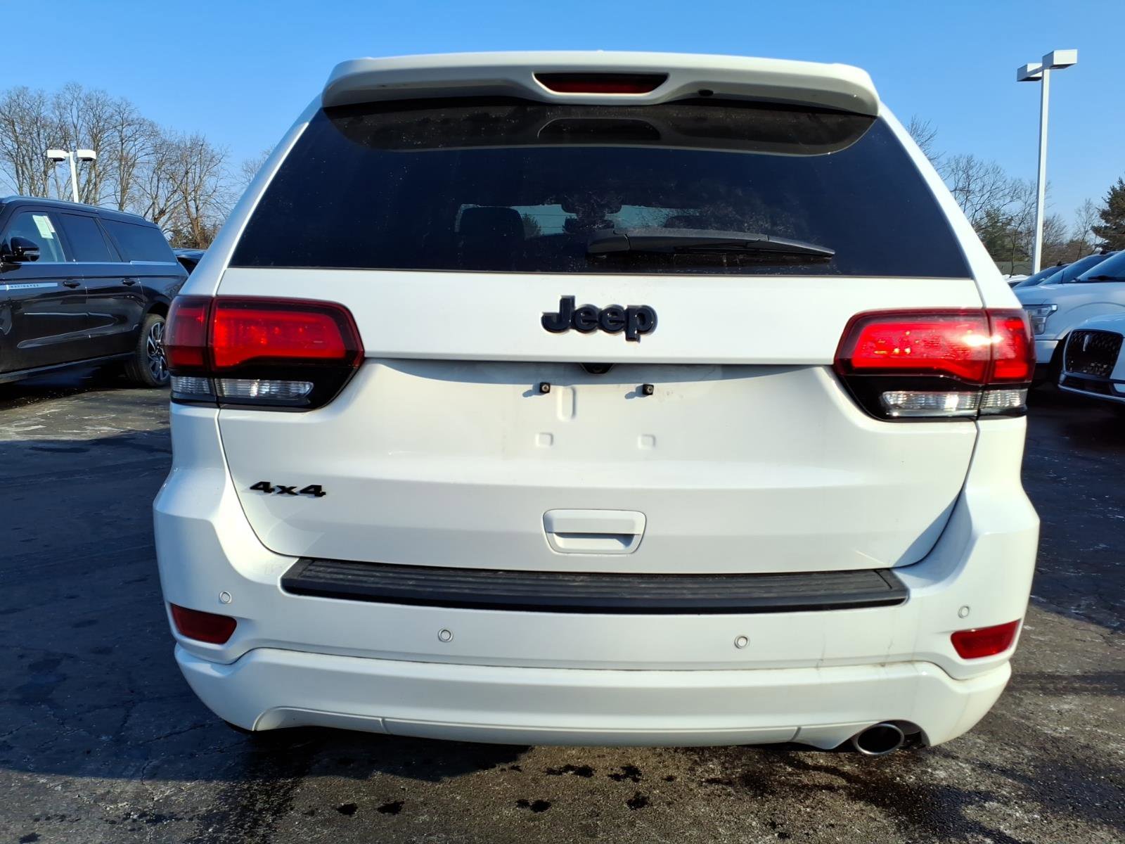 Used 2022 Jeep Grand Cherokee Laredo X image 6