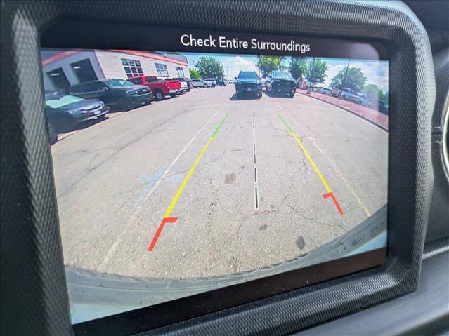 Used 2018 Jeep Wrangler Unlimited Sahara AWD/4WD image 12
