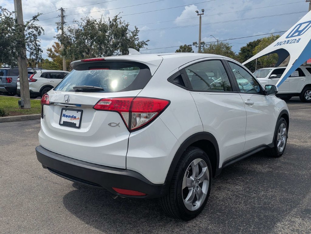 Certified 2022 Honda HR-V LX image 3