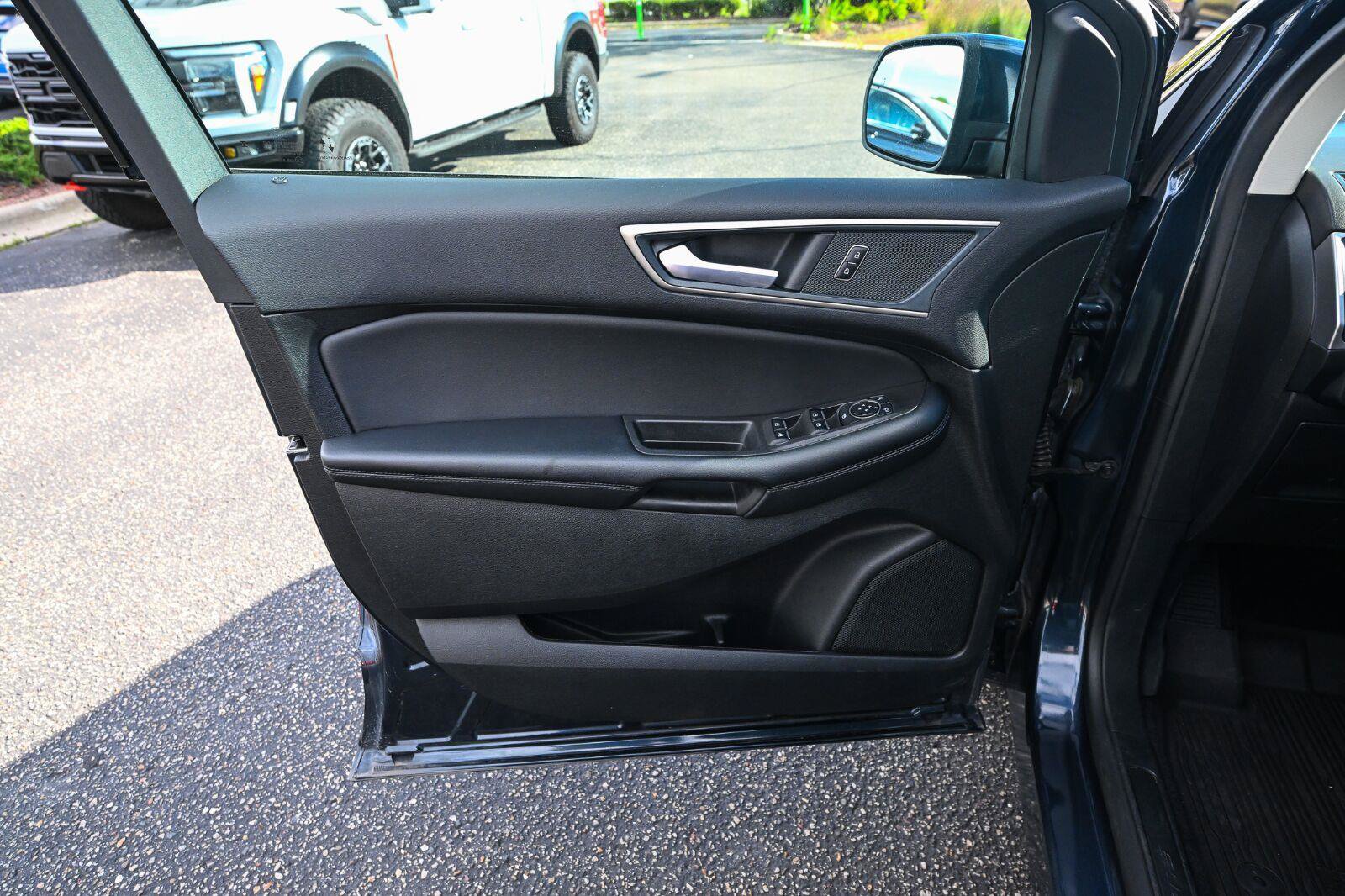 Used 2024 Ford Edge SEL w/ Convenience Package AWD/4WD image 22