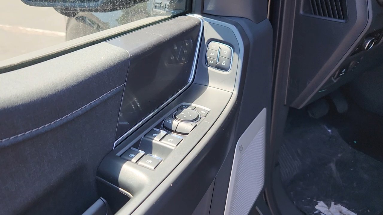 New 2025 Ford F150 Lariat w/ Equipment Group 502A High image 15