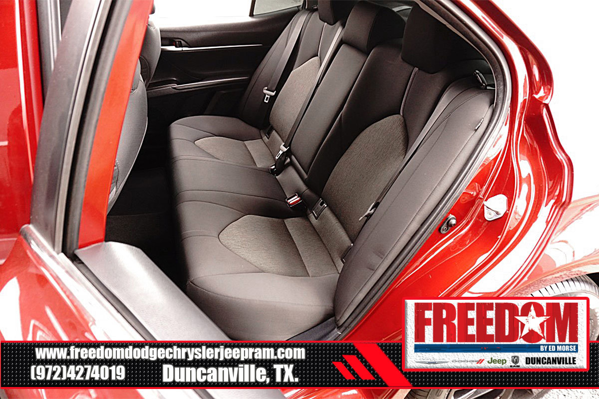Used 2022 Toyota Camry LE image 14