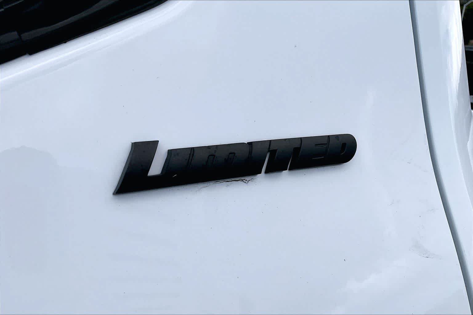 Used 2024 Toyota Tundra Limited AWD/4WD image 7