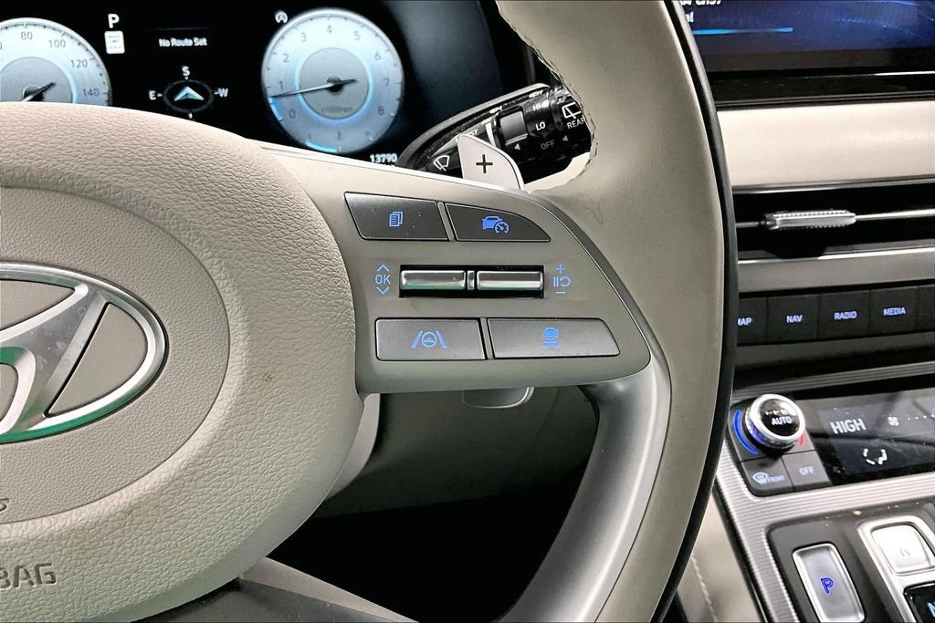 Used 2025 Hyundai Palisade Calligraphy image 25