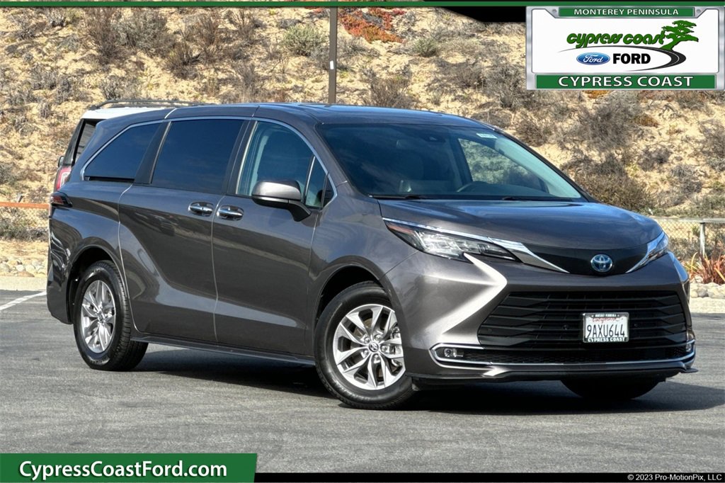 Used 2022 Toyota Sienna XLE