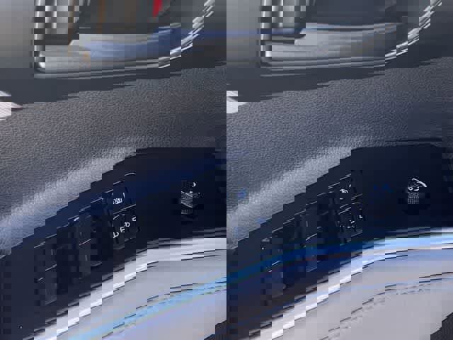 Used 2020 Toyota Highlander LE AWD/4WD image 30