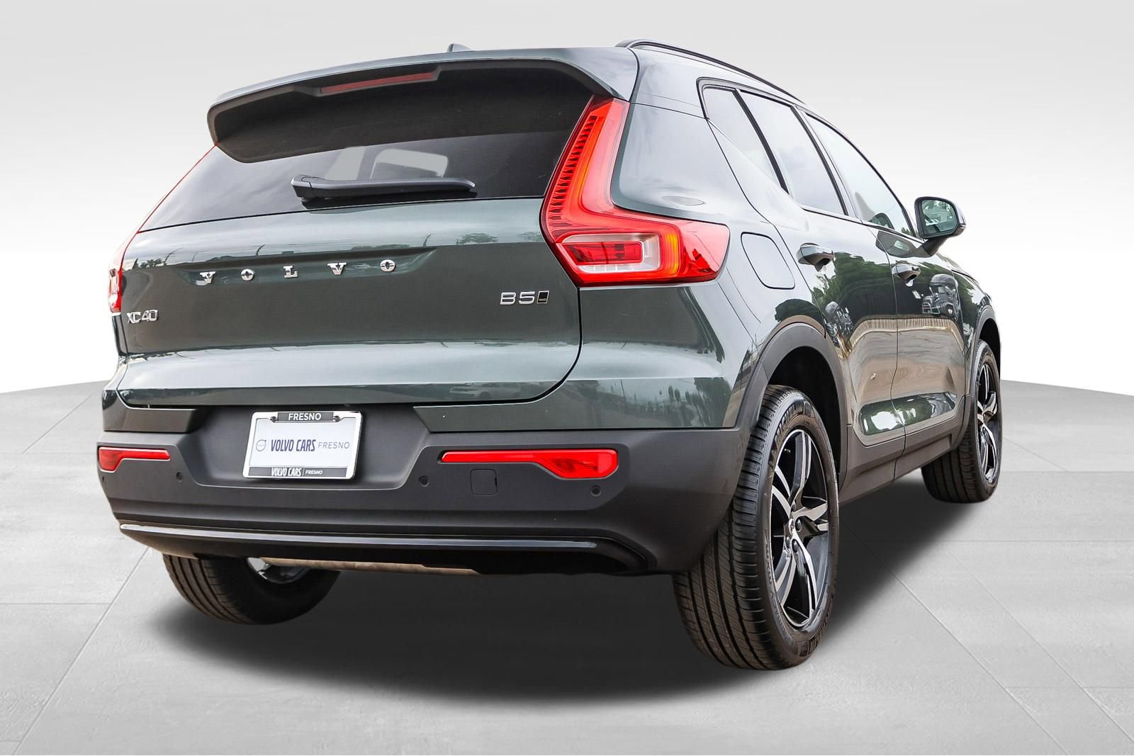 New 2026 Volvo XC40 B5 Core w/ Climate Package AWD/4WD image 5