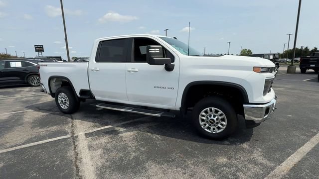 Used 2025 Chevrolet Silverado 2500 LT w/ Convenience Package AWD/4WD image 2