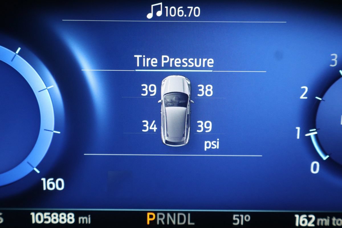 Used 2021 Ford Escape Titanium AWD/4WD image 46