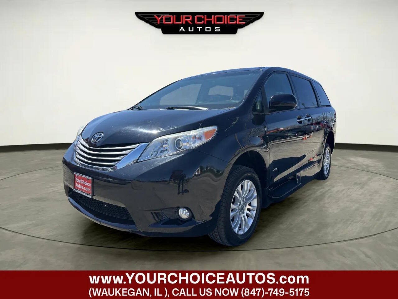 Used 2016 Toyota Sienna XLE FWD image 2