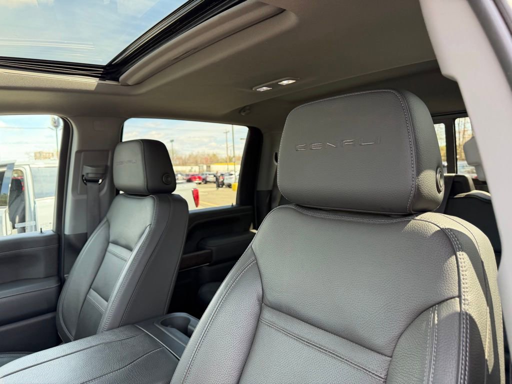 Used 2023 GMC Sierra 3500 Denali w/ Denali Ultimate Package AWD/4WD image 16