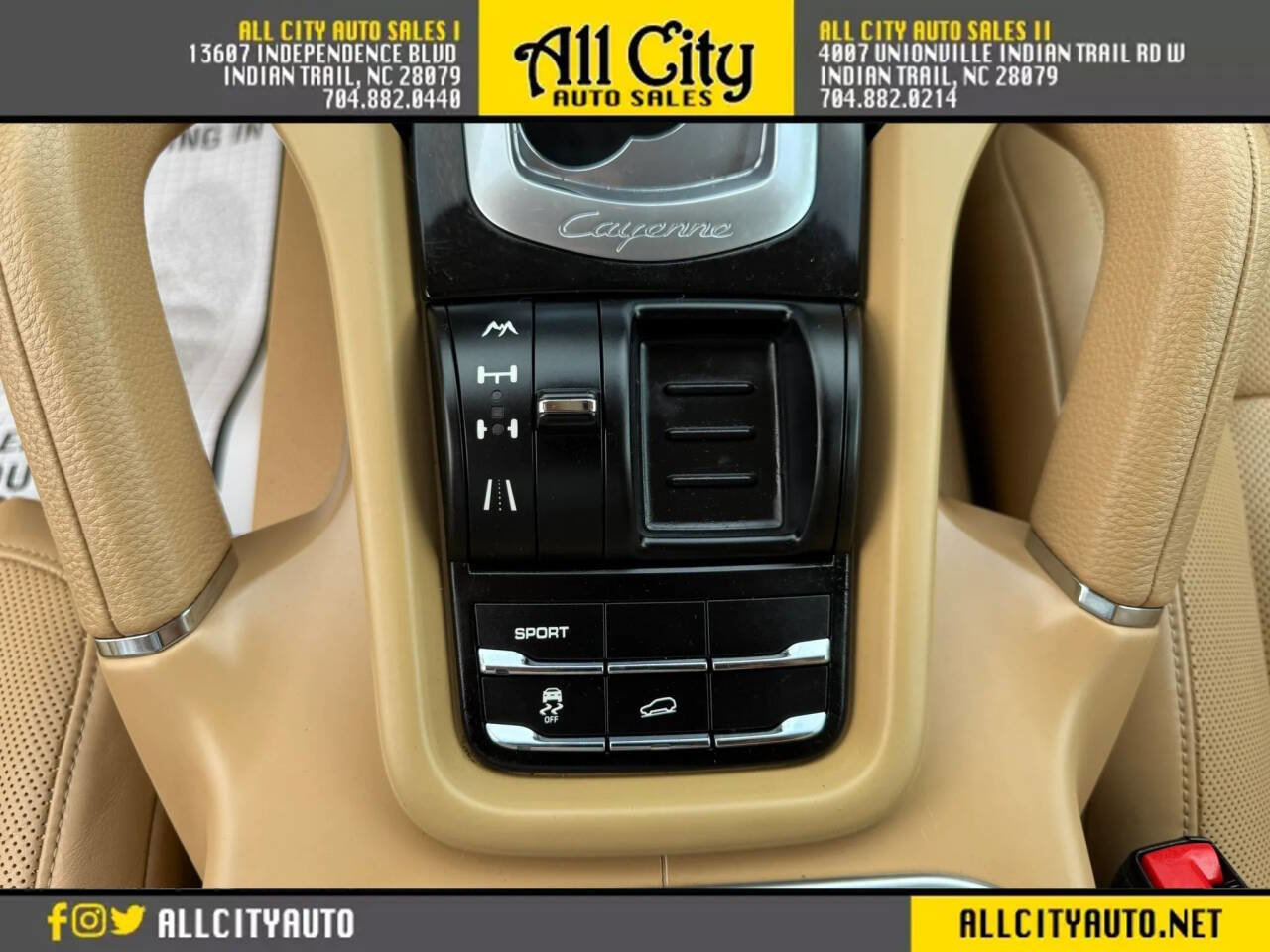 Used 2013 Porsche Cayenne Diesel AWD/4WD image 25