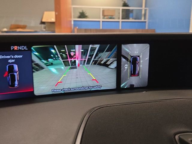 Used 2024 Lincoln Nautilus Premier w/ Equipment Group 102A image 17