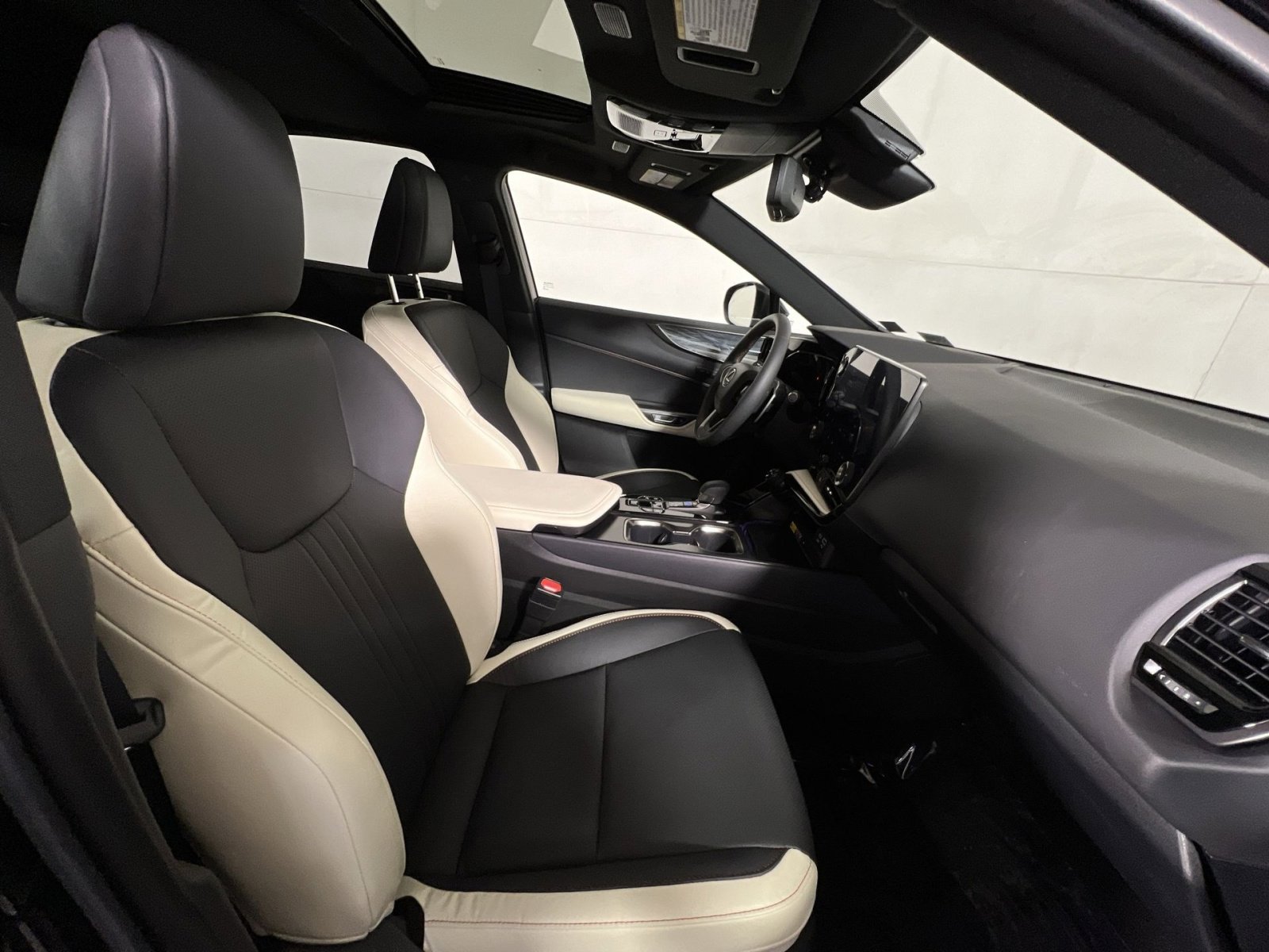 Used 2023 Lexus NX 350 AWD image 26