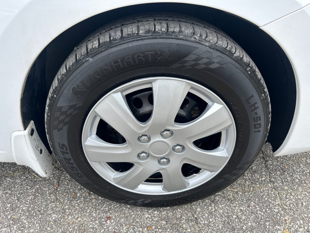 Used 2024 Nissan Versa S w/ Trunk Package FWD image 17