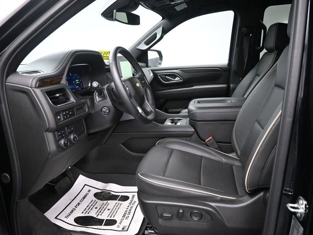 Used 2024 Chevrolet Suburban Premier image 19