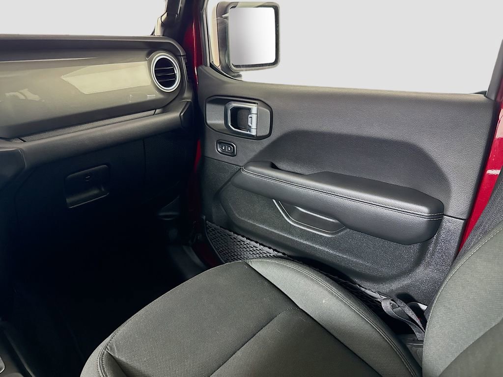 Used 2021 Jeep Wrangler Unlimited Sahara w/ Uconnect 4C Nav & Sound Group image 21