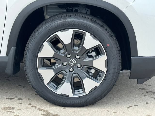 New 2026 Honda Pilot Touring image 4