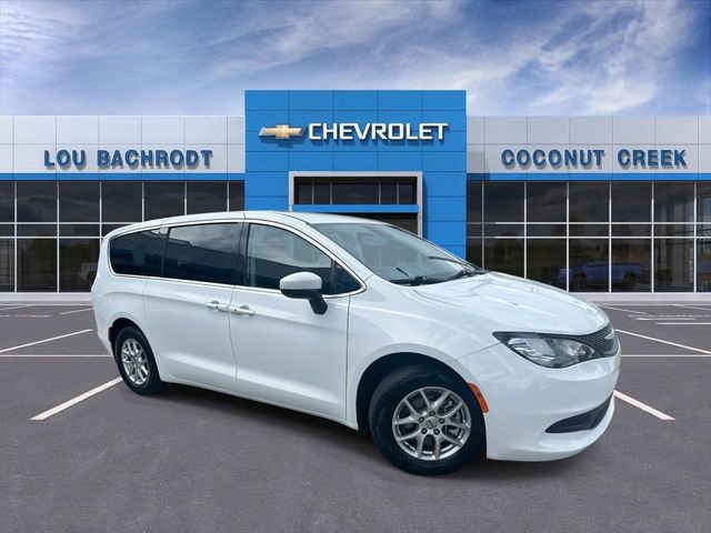 Used 2023 Chrysler Voyager LX FWD image 1