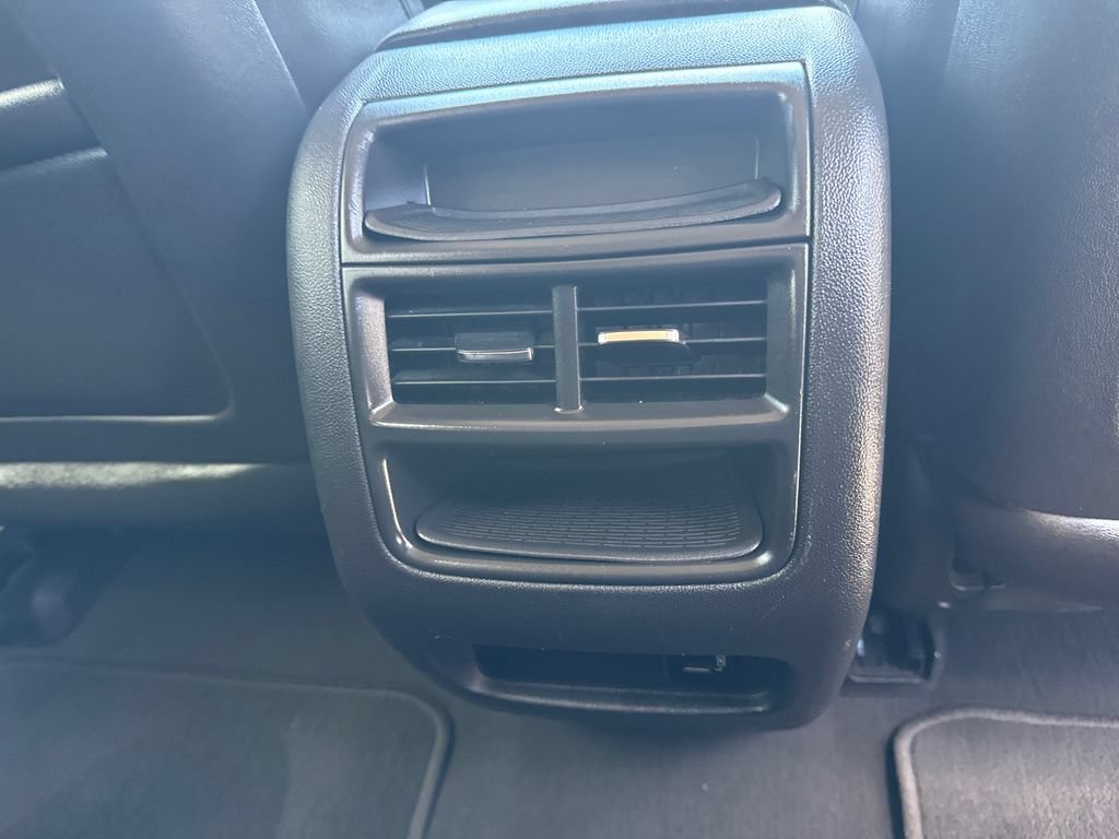 Used 2017 Cadillac XT5 Premium Luxury w/ Advanced Security Package FWD image 16